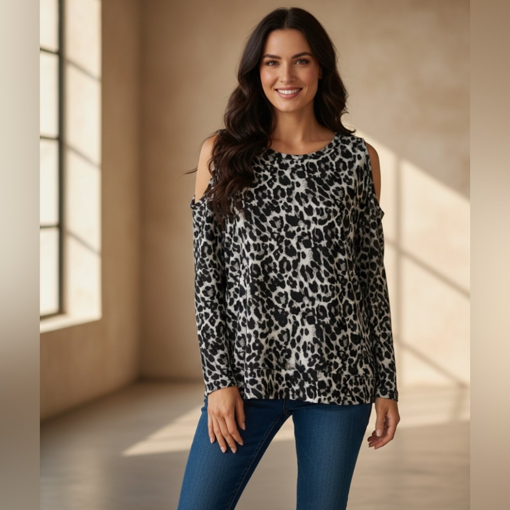 Women's Tunic Blouse Long Sleeve Leopard Off Shoulder Black/White Size Medium